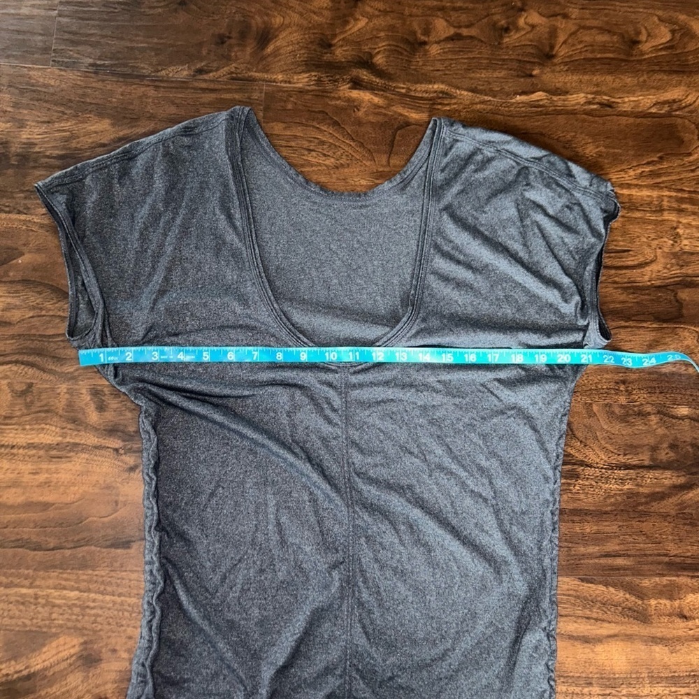 Lululemon Power Class Tee
Side Cinch
Charcoal
Size 8/10 - Picture 6 of 7